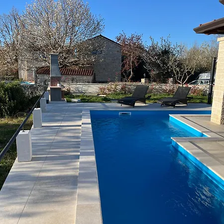 Milanezi Вилла Вишнян