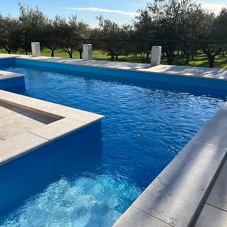 Milanezi Villa *